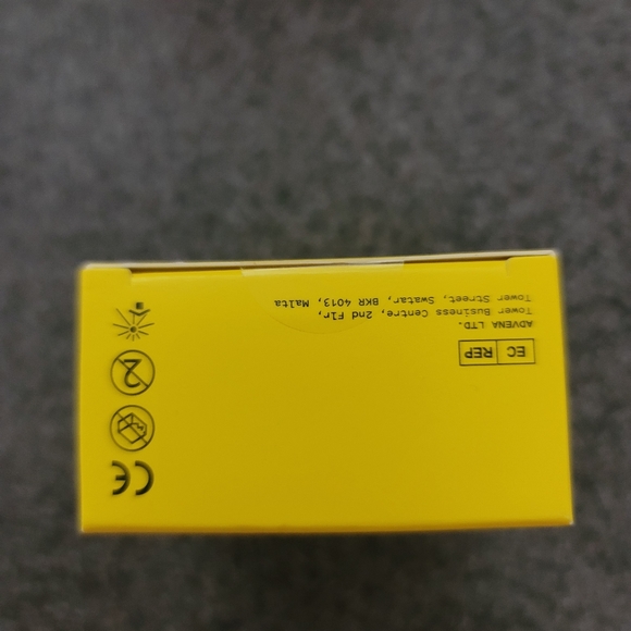 Starface 32 Hydro-Stars Pimple Patches with Big Yellow compact - Picture 6 of 6